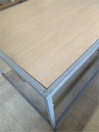Metal Frame Retail Display Table (TABLE ONLY)
