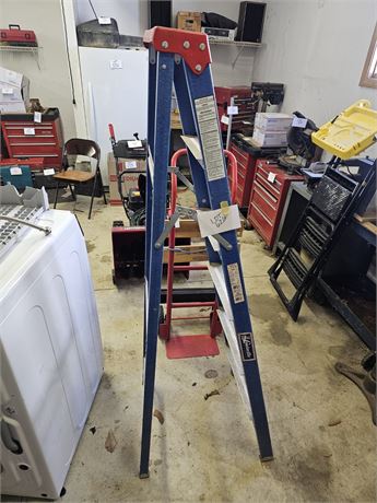 Louisville 6 Foot Ladder
