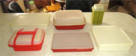 Assorted Tupperware