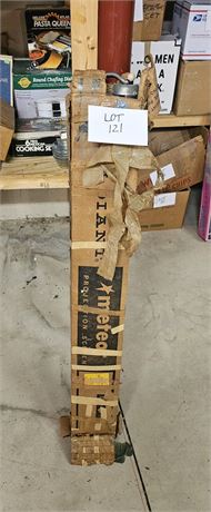 Vintage Meteor Projection Screen