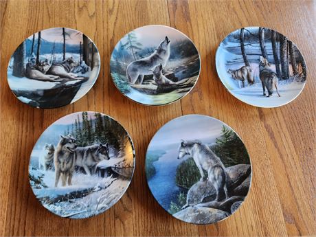 (5) Kevin Daniels Wolf Plate Collection Lot 2