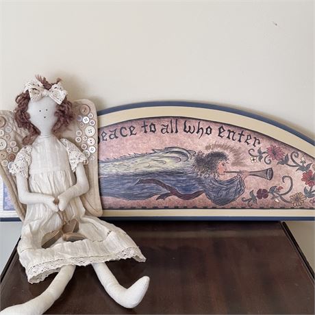 "Peace to All Who Enter" Decorative Solid Wood Wall/Entryway Plaque