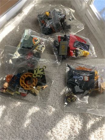 Sheng Youn Brand Mini Lego-Like Figures - Knights Lot of 5