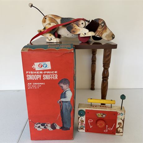 Vintage Fisher Price Snoopy Sniffer Dog & TV-Radio (Works)