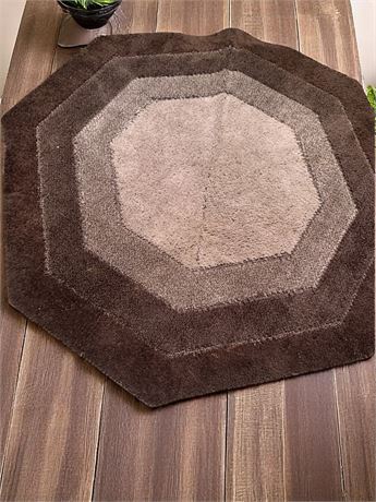 Octagon Shaped Accent Rug With Rubber Backing