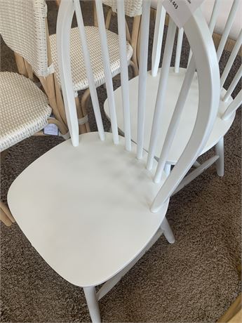 Set of 2 White Farmhouse Kitchen/Dining Chairs