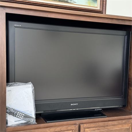 Sony Bravia 40" LCD TV w/ Remote + Manual