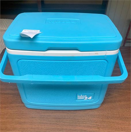 Light Blue Igloo Legend 24 Hard Sided Cooler/Ice Chest W/Handle