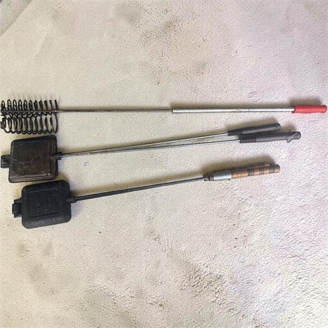 Campfire Cookers - Round Pie Irons & Roasting Fork