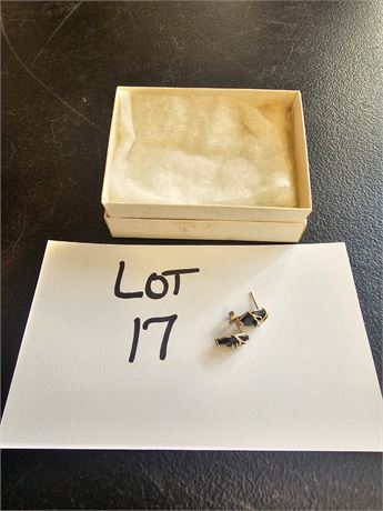 10K Black Onyx Post Earrings 1.0 DWT With Stone