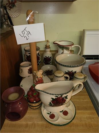 Home & Garden Party Kitchen Lot Dated 2000