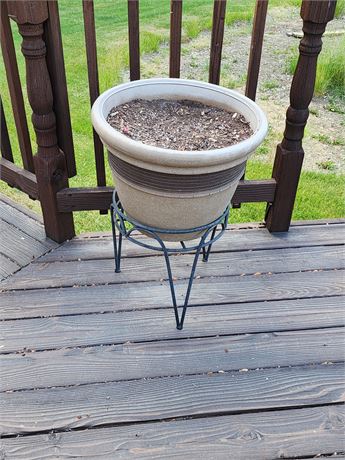 Large Plastic Planter w/ Metal stand 1 of 2