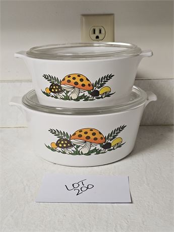 Corning ware 3/4 Quart & 2 1/2 Quart Mushroom Casseroles