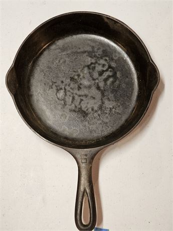 Griswold #6 Cast Iron Skillet