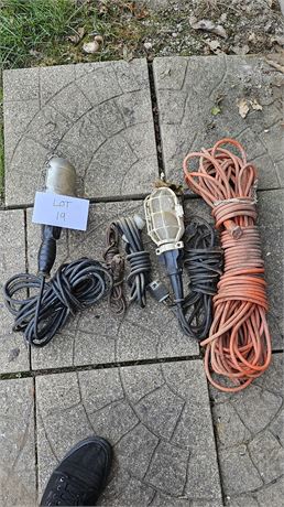 Mixed Heavy Duty Electrical Cords & Trouble Lights