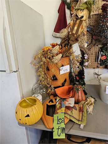 Mixed Halloween Lot: Porch Decor & More