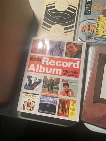 Music & Entertainment Book & Memorabilia Lot