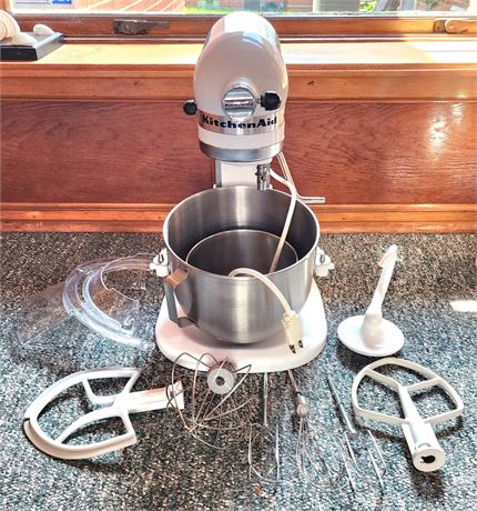 Kitchen-Aid Mixer