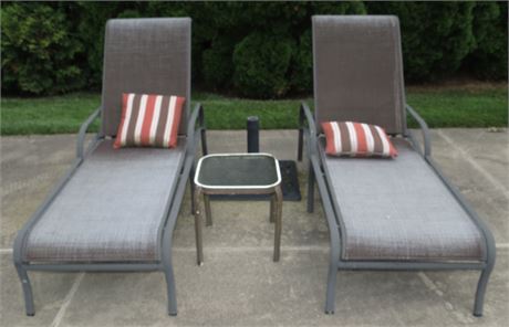 Lounge Chairs & Table