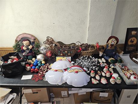 Large Holiday Decor Lot:Light Up Santa Heads/Ornaments/Sleighs & More