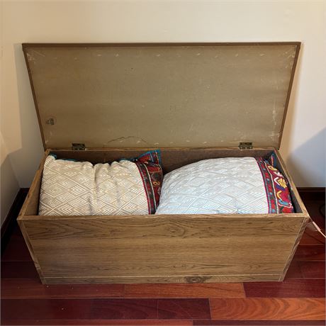 Hinged Top Storage Bench with Blankets and Decorative Pillows