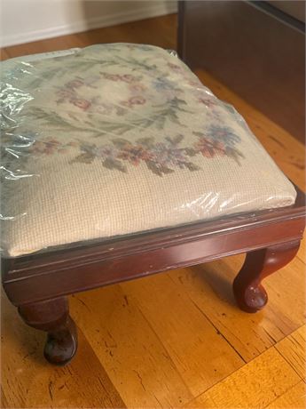 Vintage Wooden Frame Footstool W/Queen Anne Style Legs & Needlepoint Floral Seat