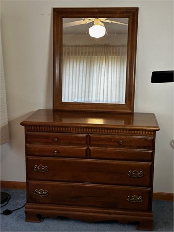 Dresser with Detached Mirror