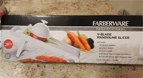 *NIB Farberware Professional V-Blade Mandoline Slicer