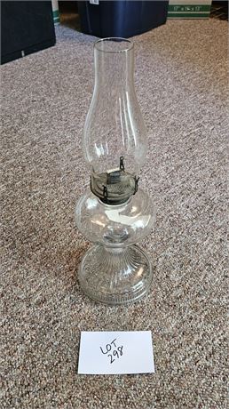 Eagle Clear Glass Oil Lamp With Chimney