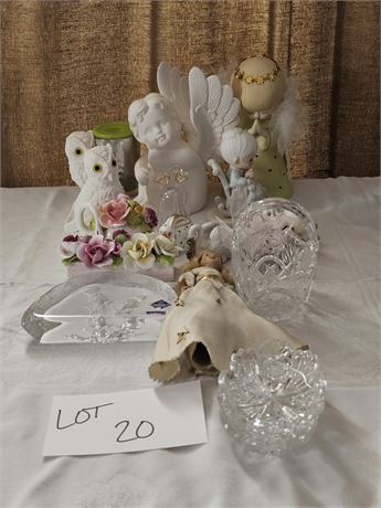 Mixed Lot of Home Decor: Crystal/Edinburgh Crystal/Owl Figurines/Floral & More