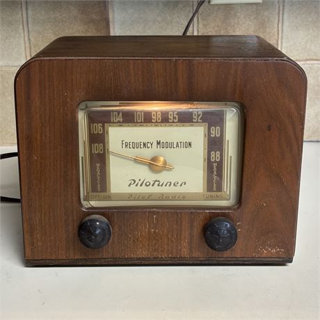 Vintage Pilotuner Pilot Radio Frequency Modulation Megacycles