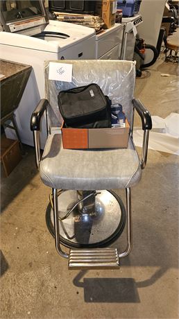 Adjustable Salon Chair With Wahl Clippers & Supplies