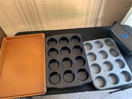 Baking/Cookie Sheet Muffin and Loaf Pan Lot