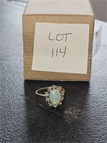 14K Opal Ring – Size 8.5, 2.9 dwt (Includes Stone Weight)