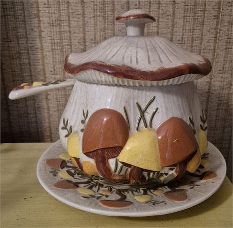 Arnel's Mushroom Soup Tureen