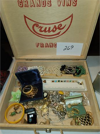 Women's Costume Jewelry Lot