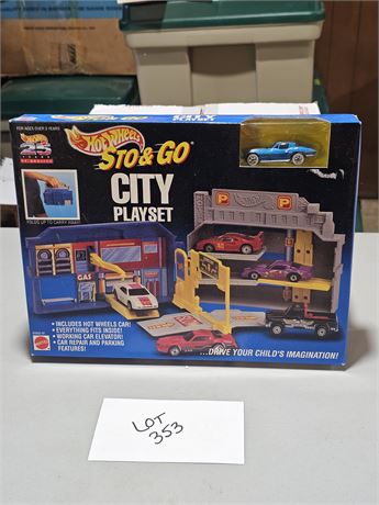 Hotwheels Sto&Go City Playset NEW IN BOX