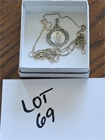Sterling Pendant & Broken Chain 0.37 OZT