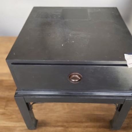 A.R.T. Furniture Black End/Accent Table