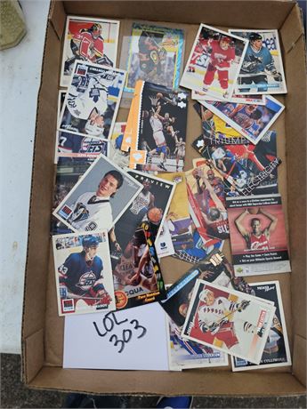 Mixed 90's Hockey & Basketball Trading Cards