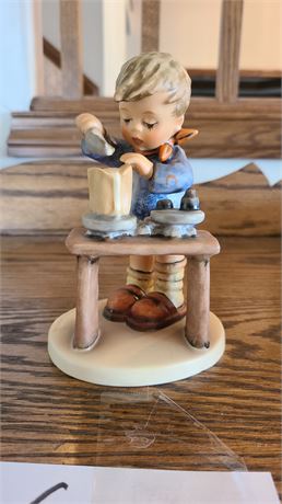 Goebel Hummel 1972 #345 "A Fair Measure" Figurine