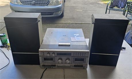 AM/FM Stereo System With Speakers