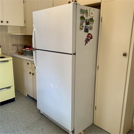 Whirlpool Admiral HMG 19153 18.6 cu. ft. Refrigerator-Freezer -31.5 x 27.5 x 65T