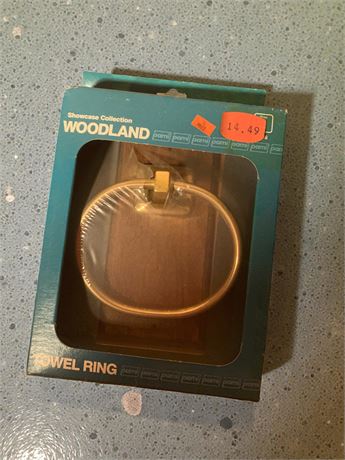 Pami Showcase Collection Woodland Towel Ring Holders In Polished Brass