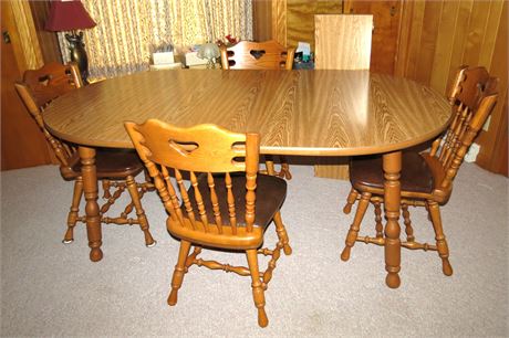 Dining Room Table, 4 Chairs, 2 Leafs