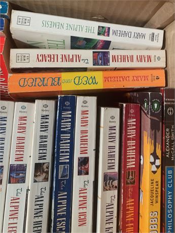 Book Lot - Mary Daheim Alpine & Bed Breakfast Series Mystery Novels