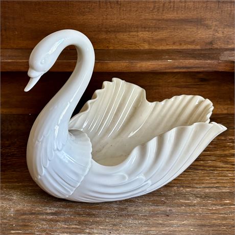 Lenox Large Classic Swan Centerpiece - 11.5"L