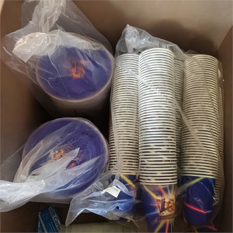 Laser Quest Party Supplies - Plastic & Paper Cups, Paper Cake Plates