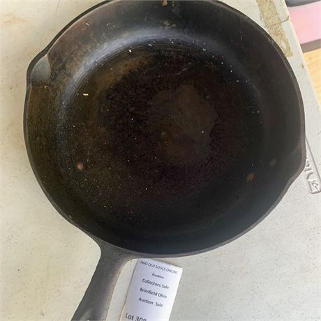 3 Notch Lodge Cast Iron Skillet