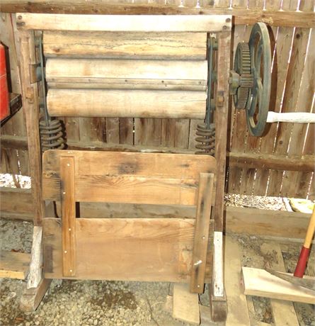 Vintage Large Industrial Laundry Ringer